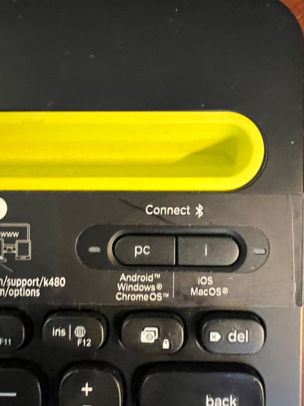 Logitech K480 Bluetooth Tablet Keyboard in Black with Yellow Slot - Picture 5 of 7
